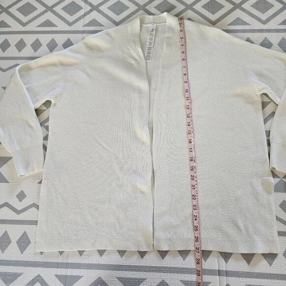 Lululemon Side Slit Sweater Wrap Size 6 in Lemon Sorbet - Picture 5 of 5